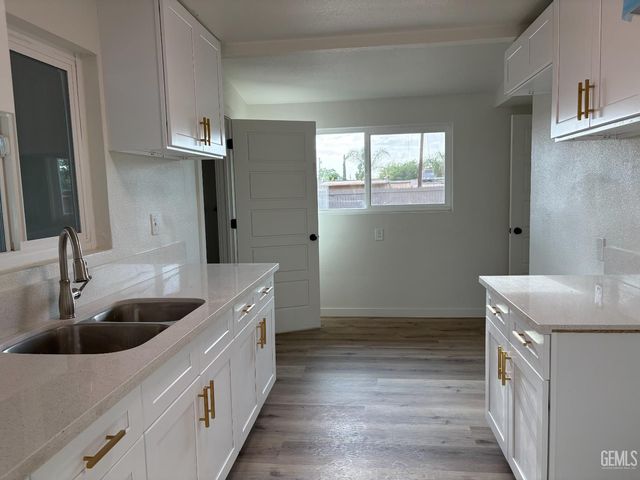 714 Greenwood Drive, Bakersfield, CA 93306