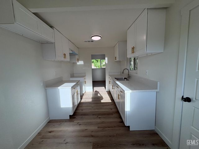 714 Greenwood Drive, Bakersfield, CA 93306