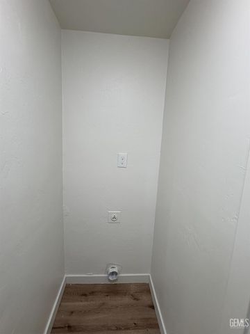 714 Greenwood Drive, Bakersfield, CA 93306