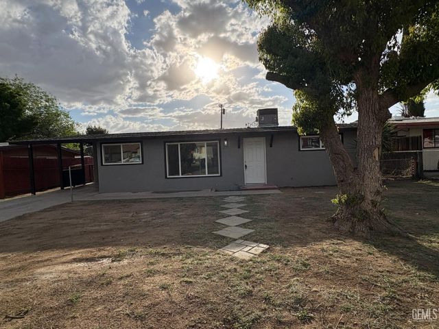 714 Greenwood Drive, Bakersfield, CA 93306