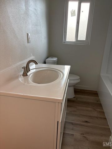 714 Greenwood Drive, Bakersfield, CA 93306