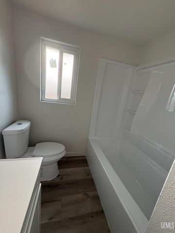 714 Greenwood Drive, Bakersfield, CA 93306