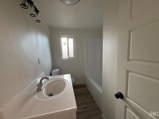 714 Greenwood Drive, Bakersfield, CA 93306