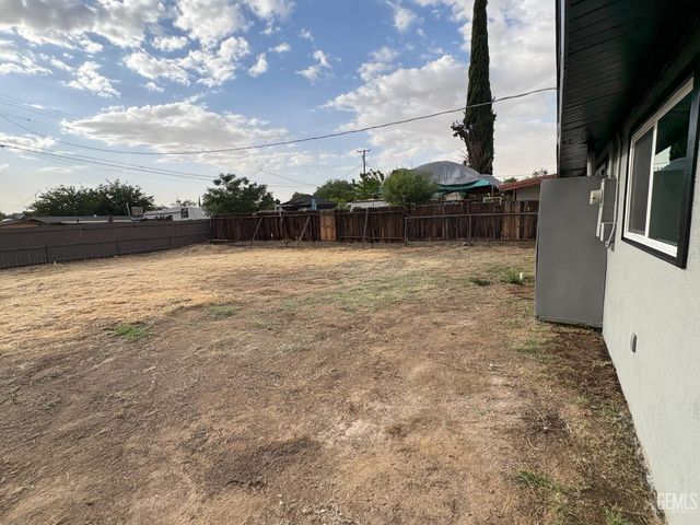 714 Greenwood Drive, Bakersfield, CA 93306