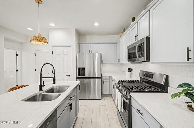 8319 E IRWIN Avenue, Mesa, AZ 85209