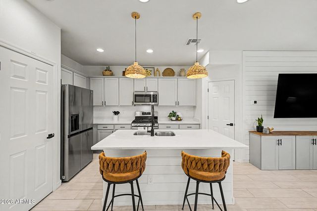 8319 E IRWIN Avenue, Mesa, AZ 85209