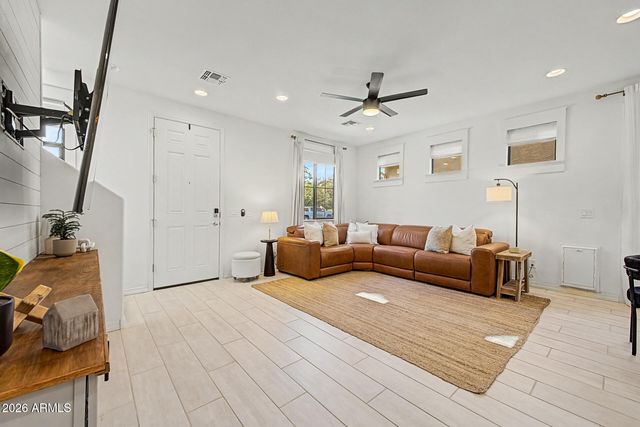 8319 E IRWIN Avenue, Mesa, AZ 85209