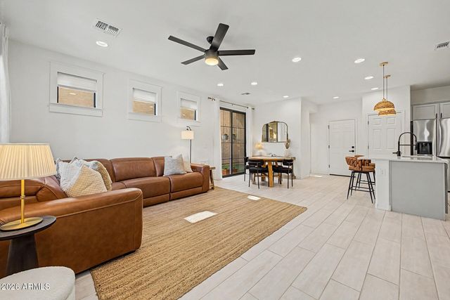 8319 E IRWIN Avenue, Mesa, AZ 85209