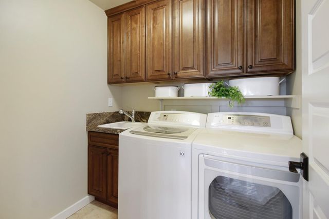 3900 M St, Sacramento, CA 95819