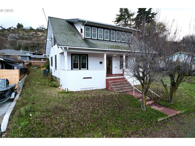 826 E 15TH St, The Dalles, OR 97058