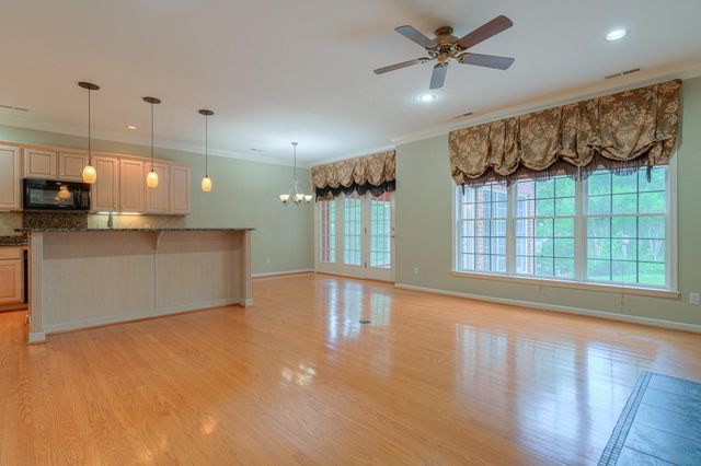 6554 Fairway Estates DR, Roanoke, VA 24018