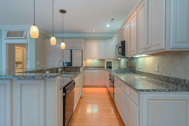 6554 Fairway Estates DR, Roanoke, VA 24018