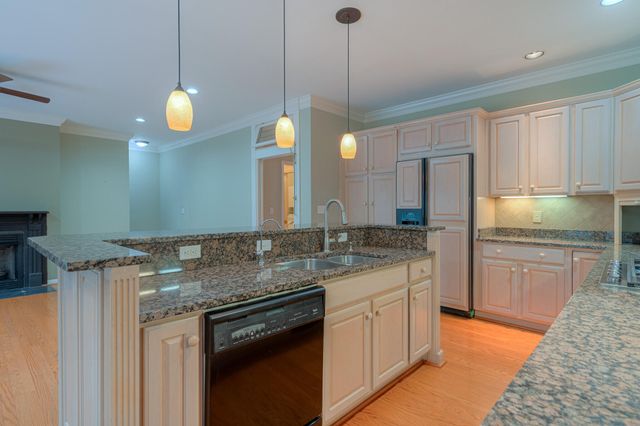 6554 Fairway Estates DR, Roanoke, VA 24018