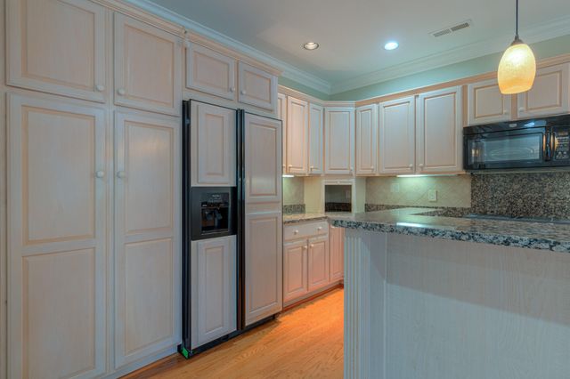 6554 Fairway Estates DR, Roanoke, VA 24018
