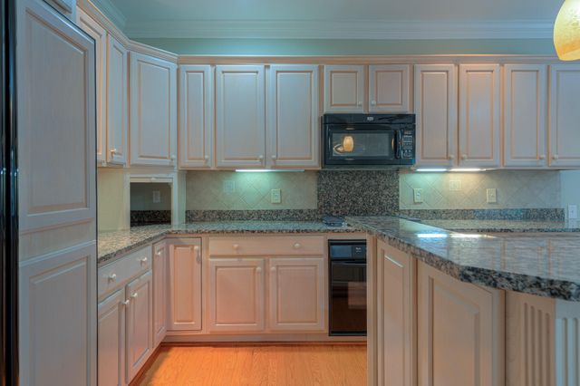 6554 Fairway Estates DR, Roanoke, VA 24018