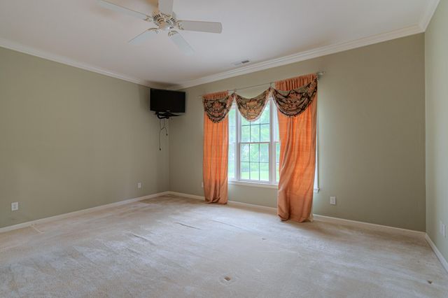 6554 Fairway Estates DR, Roanoke, VA 24018
