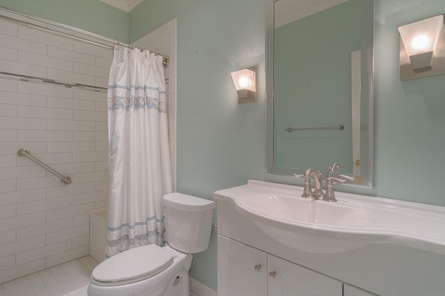 6554 Fairway Estates DR, Roanoke, VA 24018