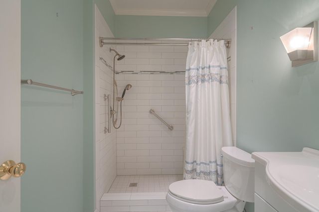 6554 Fairway Estates DR, Roanoke, VA 24018