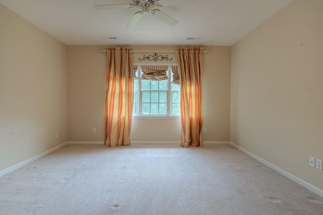 6554 Fairway Estates DR, Roanoke, VA 24018
