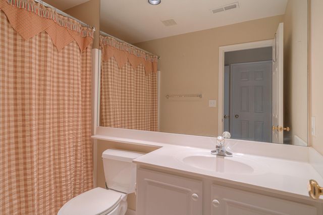 6554 Fairway Estates DR, Roanoke, VA 24018