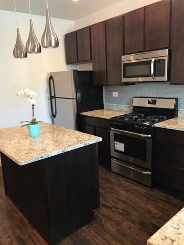 3943 W Addison Street 1R, Chicago, IL 60618