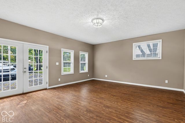 8440 W 88th Street, Indianapolis, IN 46278