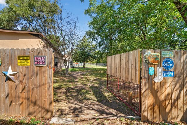 108 Meyers Avenue, Quinlan, TX 75474