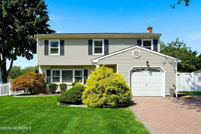 159 Pine Needle Street, Howell, NJ 07731