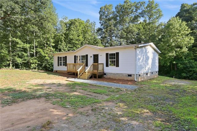 7623 Salem Chapel Road, Walnut Cove, NC 27052
