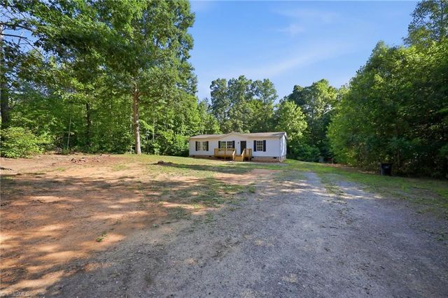 7623 Salem Chapel Road, Walnut Cove, NC 27052