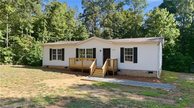 7623 Salem Chapel Road, Walnut Cove, NC 27052