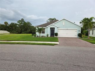 8868 E Cascade Price CIR, North Fort Myers, FL 33917