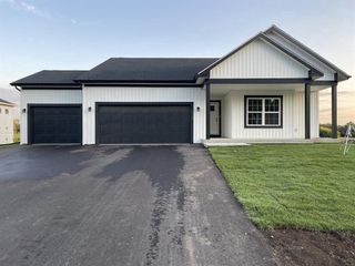 411 Ridge Court, Orfordville, WI 53576