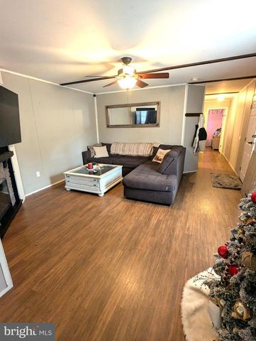 425 ARDMORE LN, Abbottstown, PA 17301