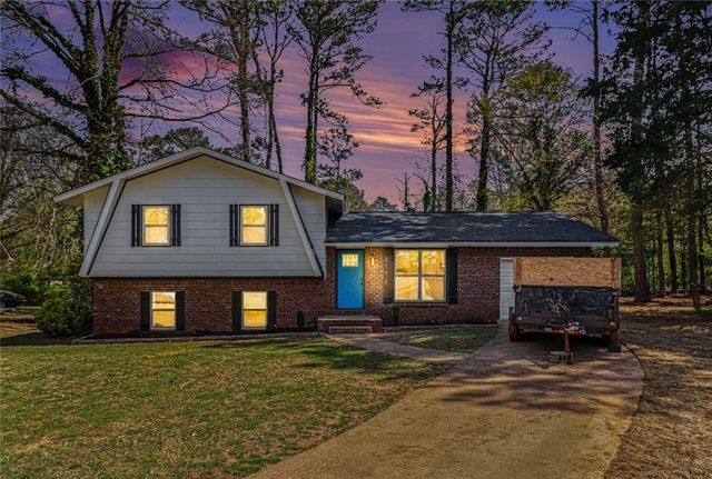 8778 Homewood Court, Riverdale, GA 30274