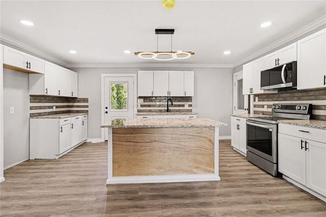 8778 Homewood Court, Riverdale, GA 30274