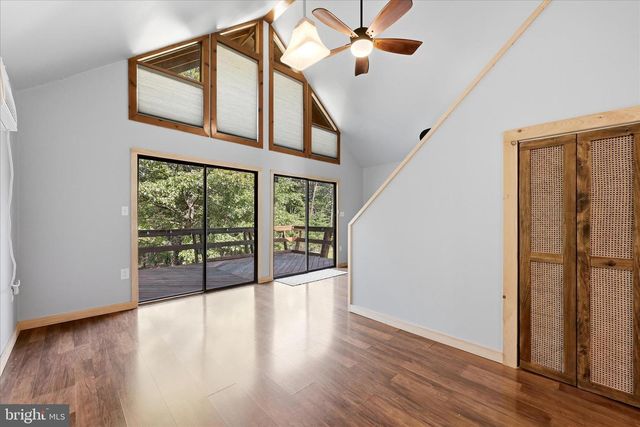 185 PLUM TREE LN, Berkeley Springs, WV 25411