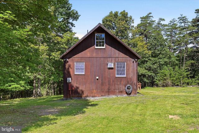 185 PLUM TREE LN, Berkeley Springs, WV 25411