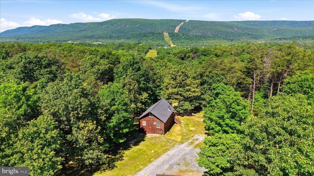 185 PLUM TREE LN, Berkeley Springs, WV 25411