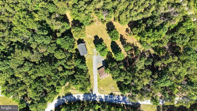 185 PLUM TREE LN, Berkeley Springs, WV 25411