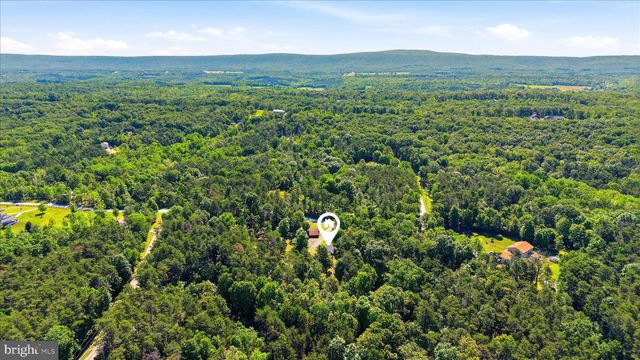 185 PLUM TREE LN, Berkeley Springs, WV 25411