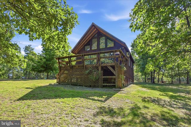 185 PLUM TREE LN, Berkeley Springs, WV 25411