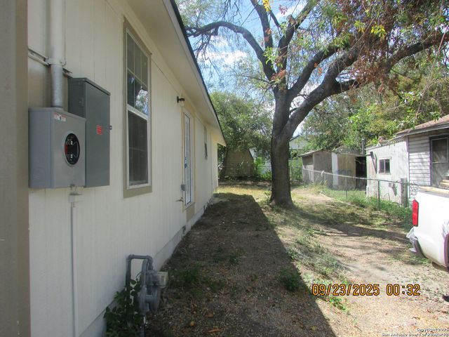 2116 McKinley, San Antonio, TX 78210