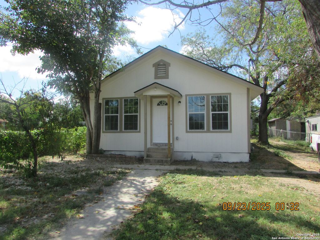 2116 McKinley, San Antonio, TX 78210
