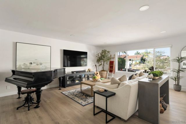 2927 Levante St, Carlsbad, CA 92009