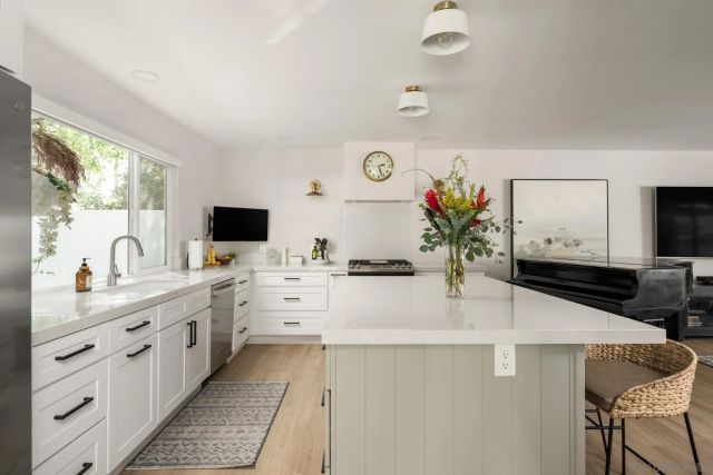 2927 Levante St, Carlsbad, CA 92009