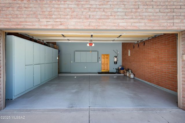 12513 E Jeffers Place, Tucson, AZ 85749