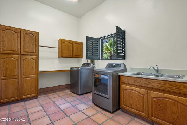 12513 E Jeffers Place, Tucson, AZ 85749
