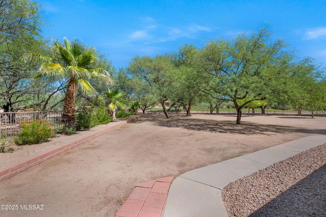 12513 E Jeffers Place, Tucson, AZ 85749