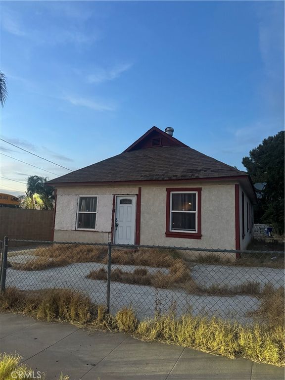3073 Date, Riverside, CA 92507